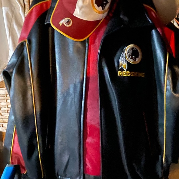Redskins hat and leather jacket - Picture 5 of 9